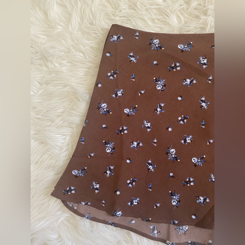 Divided Floral Mini Skirt